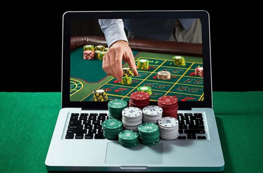 A quick guide about gambling at online casinos