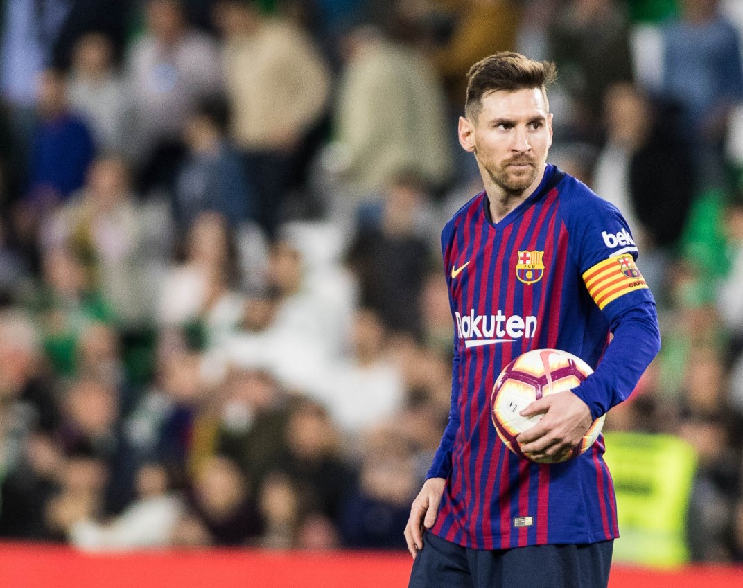 Messi Hits Historic Hat-Trick as Barcelona Rout Betis 4-1